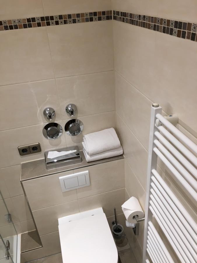 Parkhotel Leiser Планег Номер фото
